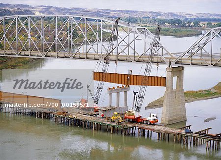 Construction d'un pont sur la rivière Missouri Montana, é.-U