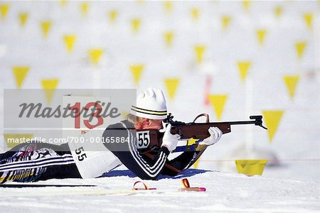 Athlete Biathlon Couchee De Tir A La Cible Photographie De Stock Masterfile Rights Managed Artiste Alec Pytlowany Code 700