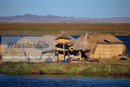Uros île flottante lac Titicaca, Pérou Uros île flottante lac Titicaca, Pérou