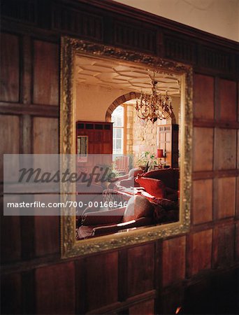 Hall de l'hôtel reflète dans le miroir Lancaster, Angleterre