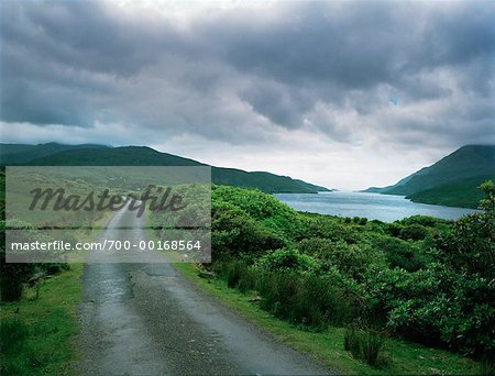 Chemin de terre, l'eau d'Irlande