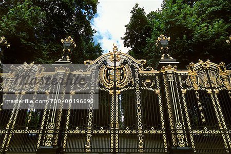 Canada Gate, Buckingham Palace London, England