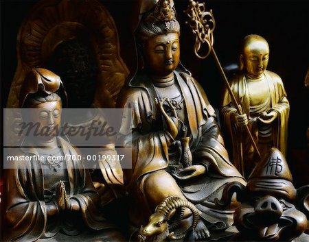 Statues de Bouddha au marché aux puces