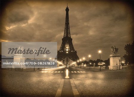 La tour Eiffel et Pont d'Iéna Paris France