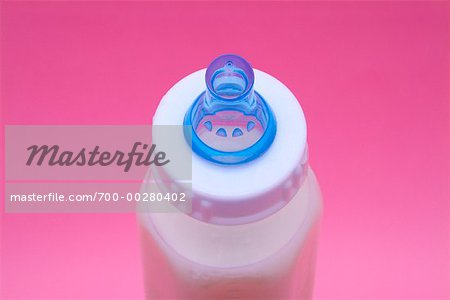 Biberon de bébé avec du lait