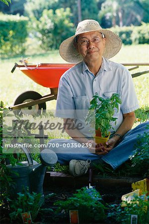 Homme de jardinage