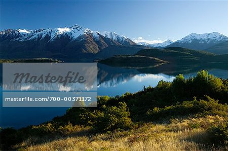 Montagne sur le lac Wakatipu Queenstown, île du Sud, Nouvelle-Zélande