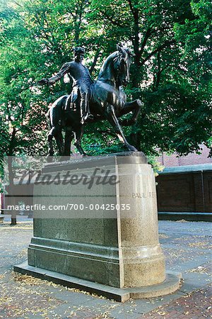 Statue of Paul Revere Paul Revere Mall, Boston Freedom Trail, Boston, Massachusetts, USA