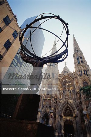 Statue d'Atlas, cathédrale Saint-Patrick, New York, New York, USA