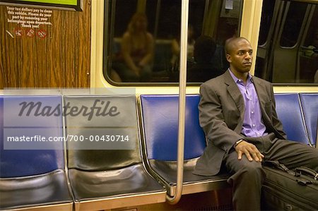Mann auf einer U-Bahn, Boston, Massachusetts, USA