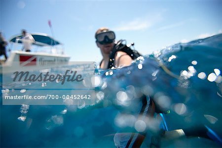 Plongeur en attente pour bateau, Jamaïque