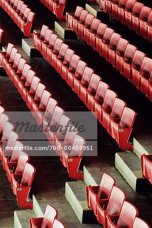 Sitzreihen leeren Stadion