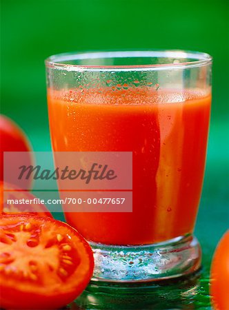 Tomatensaft und Tomaten