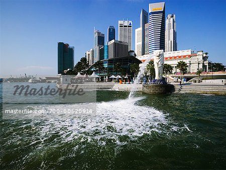 Merlion and Singapore Skyline