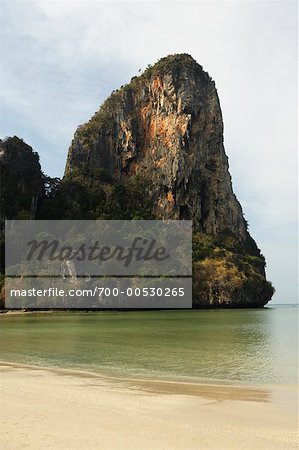 Falaises de calcaire et de rivage, Railay Beach, Krabi, Thaïlande