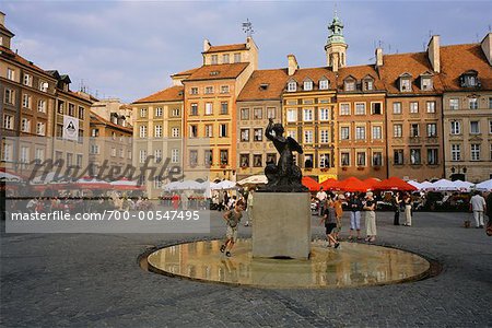 Statue de place de ville, place de la vieille ville, Varsovie, Pologne