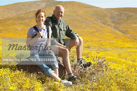 Portrait du père et fille randonnée