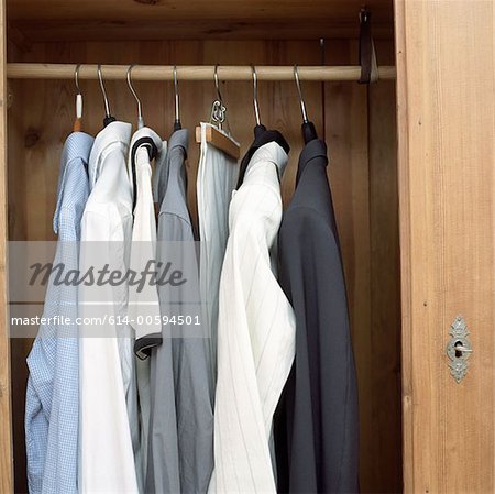 Armoire avec Chemises hommes