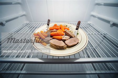 Restes dans le réfrigérateur
