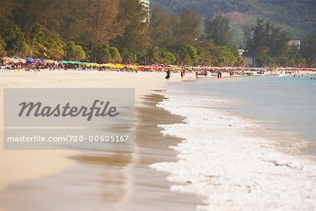 Menschen am Strand, Phuket, Thailand
