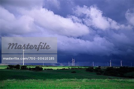 Windpark und Gewitterwolken, Greenough, Westaustralien, Australien