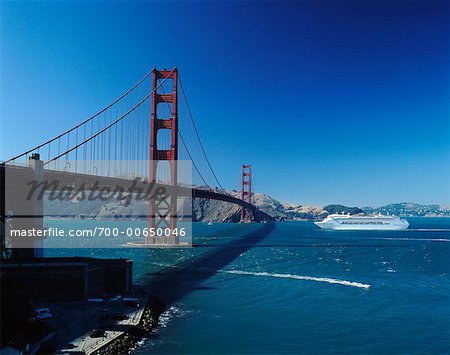 Golden Gate Bridge and Cruise Ship, San Francisco, California, USA