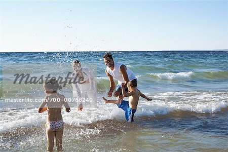 Family Splashing in Waves