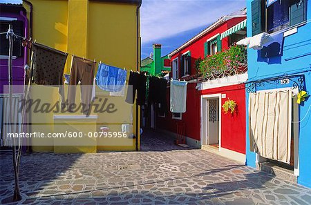 Häuser und Wäscheleine, Insel Burano, Lagune von Venedig, Italien