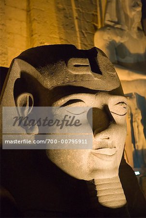 Statue devant le Temple de Luxor, Luxor, Égypte