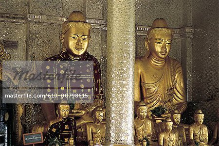 Myanmar, golden buddhas