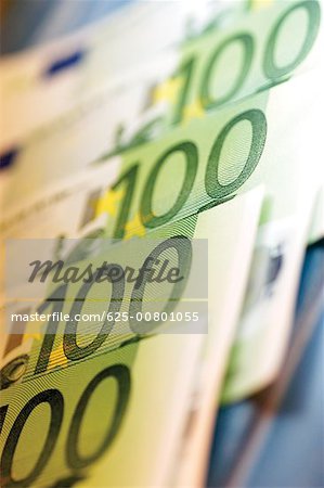 Nahaufnahme der 100-Euro-Banknoten