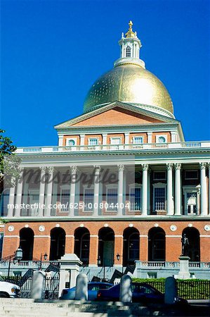 Vue faible angle d'un bâtiment, Massachusetts State Capitol, Boston, Massachusetts, USA