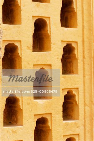 Regale geschnitzt an der Wand, Rajmahal, Jaisalmer, Rajasthan, Indien