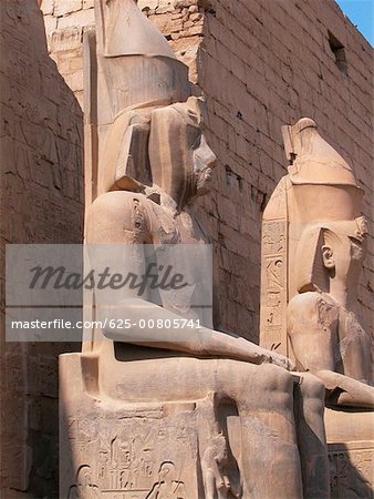 Low Angle View of eine Statue, Tempel von Karnak, Luxor, Ägypten