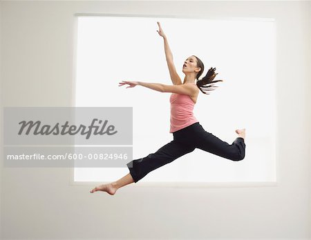 Danseur de ballet sautant en l'Air