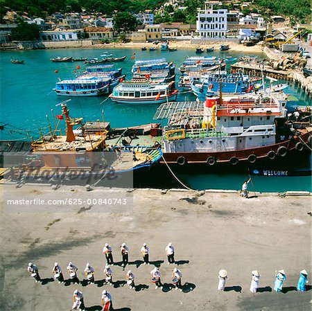 Se félicitant du paquebot de croisière du Port de Nha Trang, Vietnam