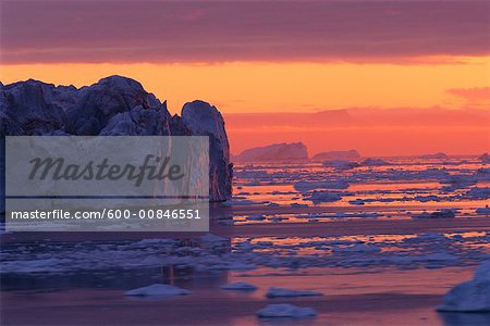 Icebergs dans la baie de Disko, au Groenland