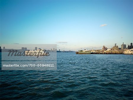 Ferry sur le fleuve Hudson, New York City, New York, États-Unis