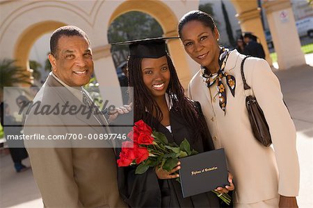 Portrait de diplômé avec les Parents
