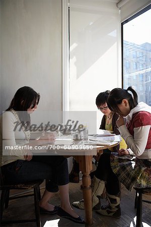 Femmes au Restaurant