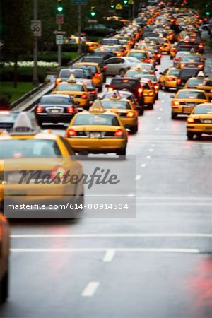 Yellow taxi cabs in new york