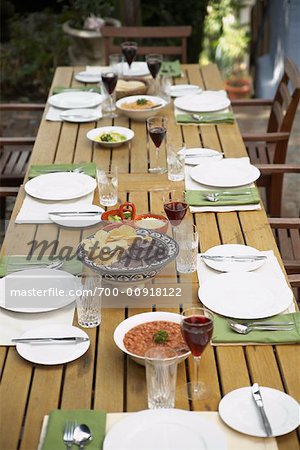 Tabelle auf Patio Set zum Abendessen