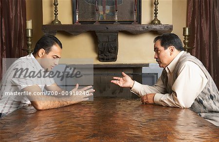 Zwei Männer streiten