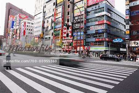 Crosswalk in Shinjuku, Tokyo, Japan