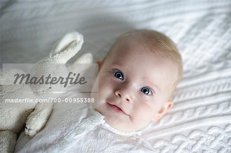 Portrait de bébé fille
