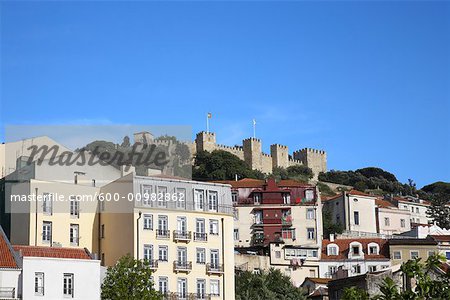 Quartier de Lisbonne, Castelo de Sao Jorge à l'arrière-plan, Portugal