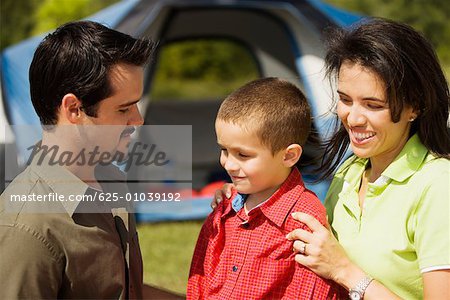 Profil du côté des parents et leur fils