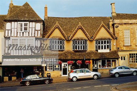 Vue de face de maisons en rangée, Angleterre Burford