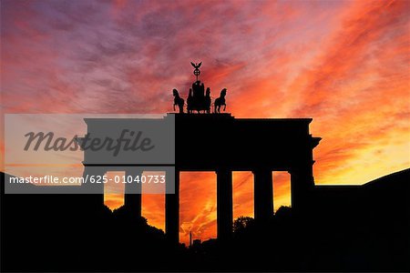 Silhouette of a building at dusk, Quadriga Statue, Brandenburg Gate Berlin, Germany