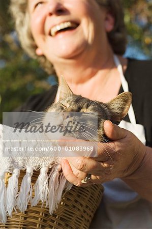 Portrait de femme avec son chat